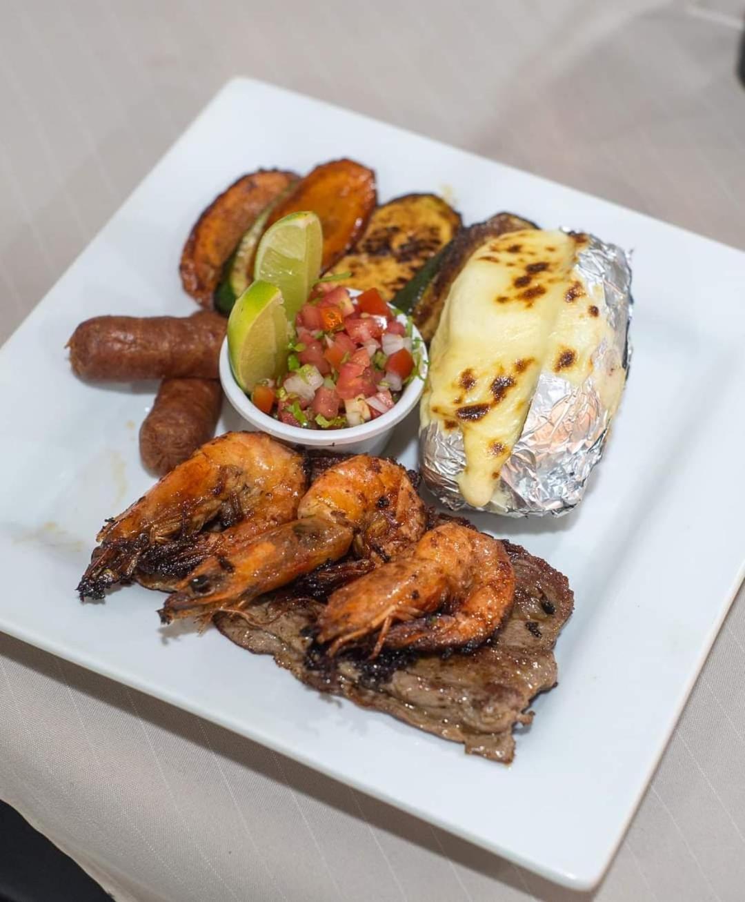 Mi Tierra Hotel Y Restaurante San Luis Екстериор снимка