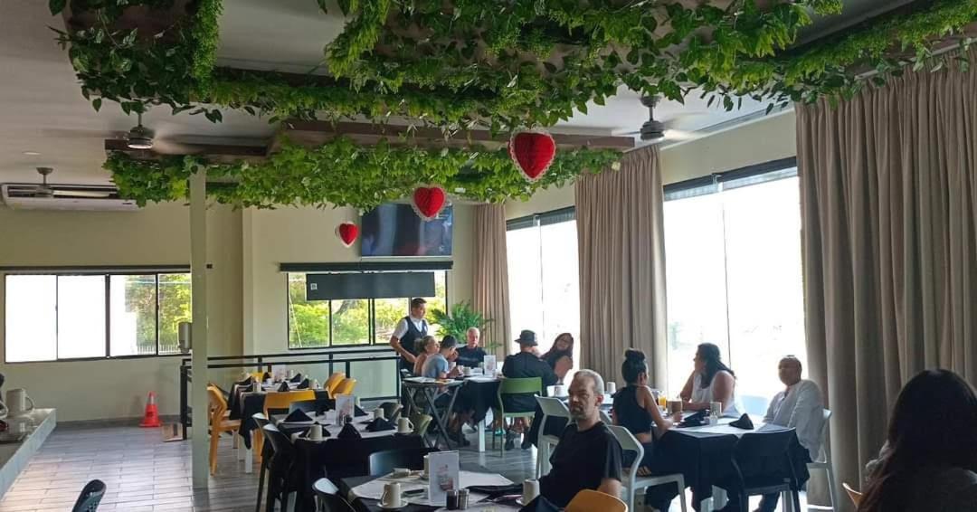 Mi Tierra Hotel Y Restaurante San Luis Екстериор снимка